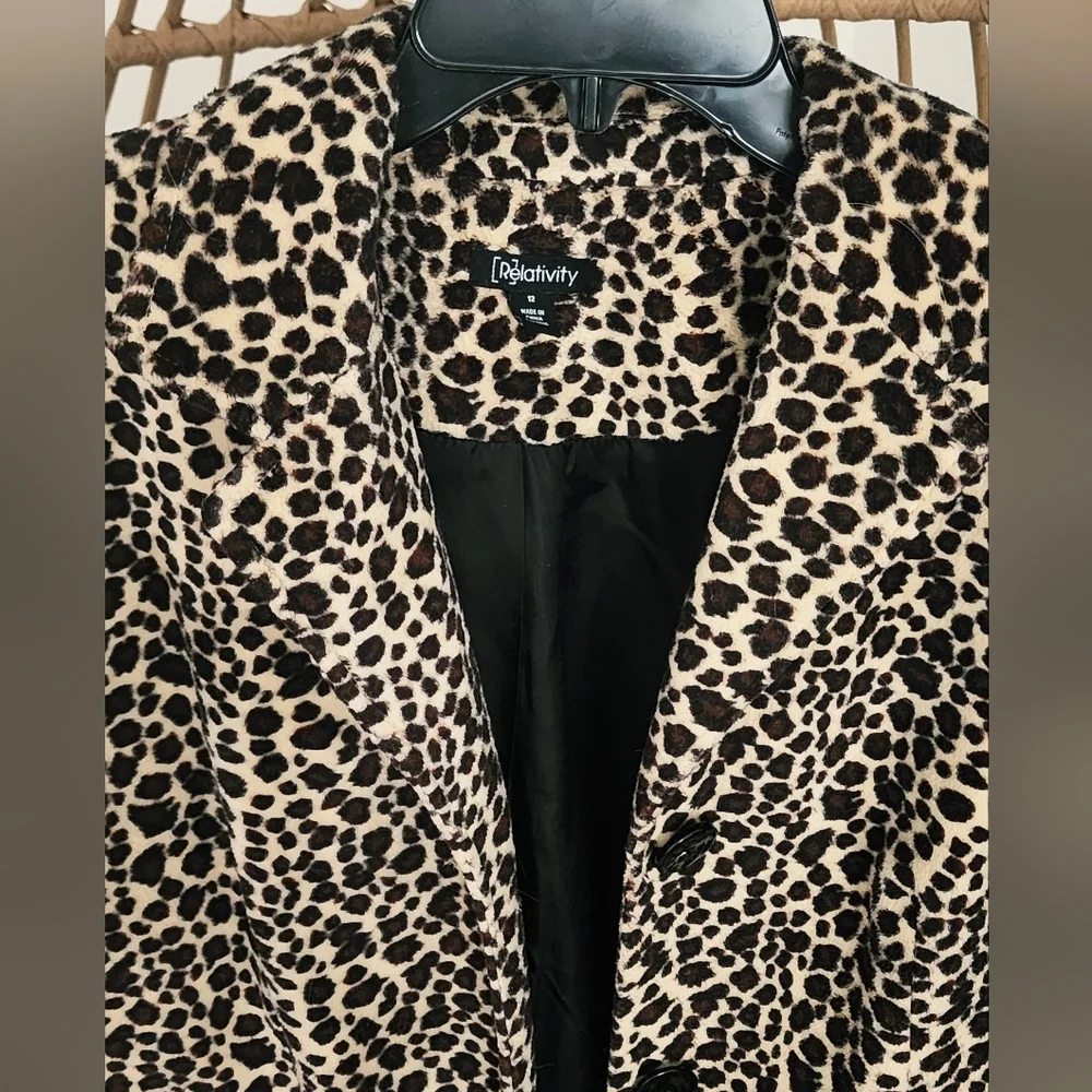 Relativity Women's Leopard Print Coat Button Close Lined Shoulder Pads Sz 12